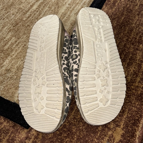 Pink Cheetah hey dudes - Picture 2 of 5